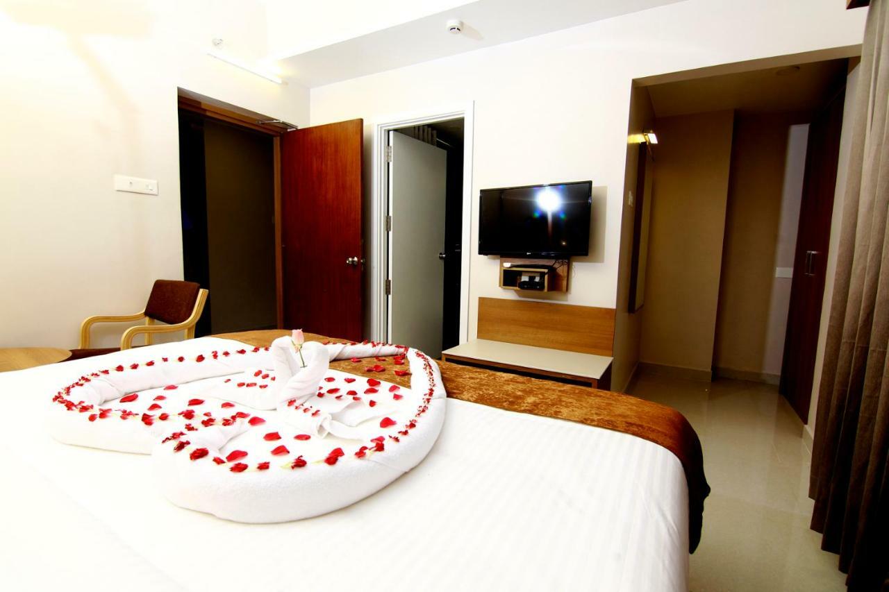 Hotel Panacea Ventures Kollam Exteriör bild